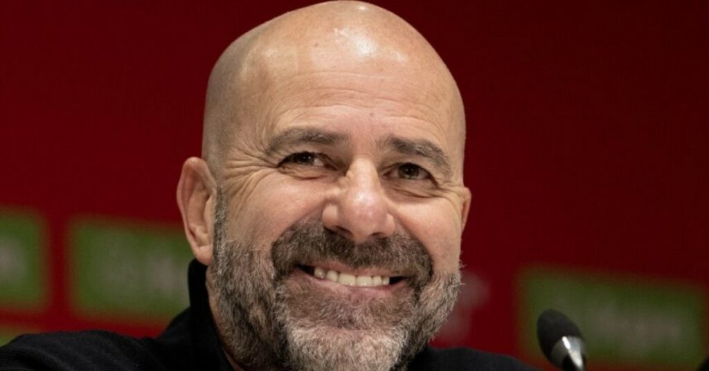 Peter Bosz: De Tactische Innovator in het Moderne Voetbal